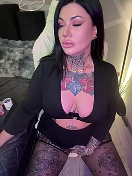 Snapshot of krysstal003 chatting on 01.04.25 krysstal003 online show from 01.04.25