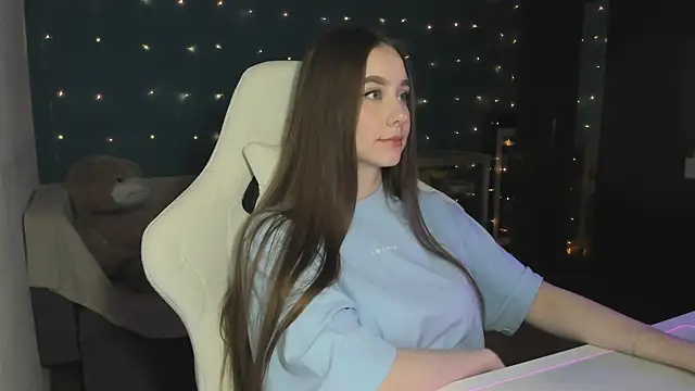 Snapshot of katie_taylorr chatting on 12.03.24 katie taylorr online show from 12.03.24