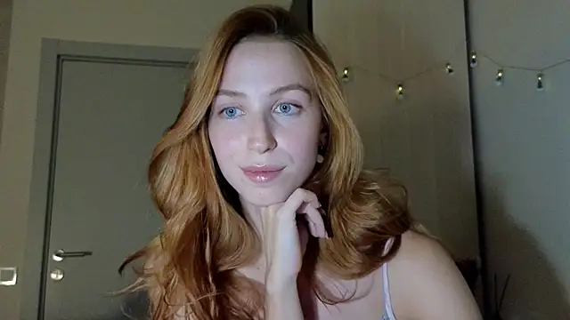 Snapshot of Mary_Av chatting on 09.21.25 Mary Av online show from 09.21.25