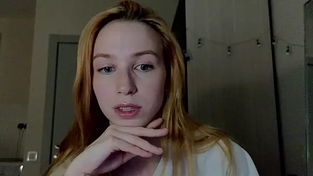 Snapshot of Mary_Av chatting on 06.07.26 Mary Av online show from 06.07.26