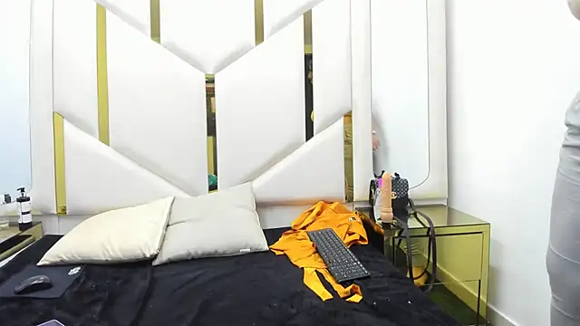 Snapshot of Criistaal_ chatting on 12.26.24 Criistaal  online show from 12.26.24