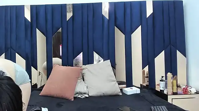 Snapshot of Criistaal_ chatting on 01.27.25 Criistaal  online show from 01.27.25