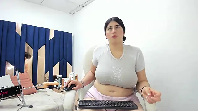 Snapshot of Criistaal_ chatting on 03.21.25 Criistaal  online show from 03.21.25