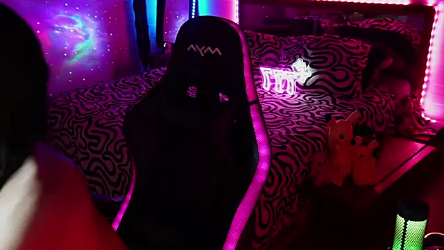 ElizaQueen777 online show from 12.18.24
