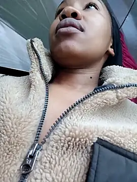 Snapshot of CocoSexyBabe chatting on 02.18.25 CocoSexyBabe online show from 02.18.25