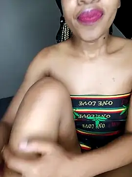 Snapshot of CocoSexyBabe chatting on 02.22.25 CocoSexyBabe online show from 02.22.25