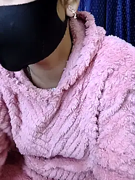 Snapshot of kaveerpooja947 chatting on 11.12.25 kaveerpooja947 online show from 11.12.25