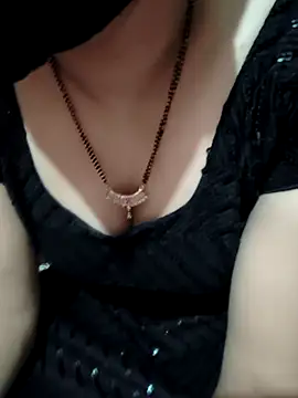 Snapshot of kaveerpooja947 chatting on 12.14.25 kaveerpooja947 online show from 12.14.25