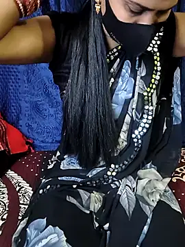 Snapshot of kaveerpooja947 chatting on 02.20.26 kaveerpooja947 online show from 02.20.26