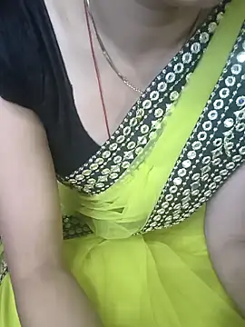 Snapshot of kaveerpooja947 chatting on 02.26.26 kaveerpooja947 online show from 02.26.26