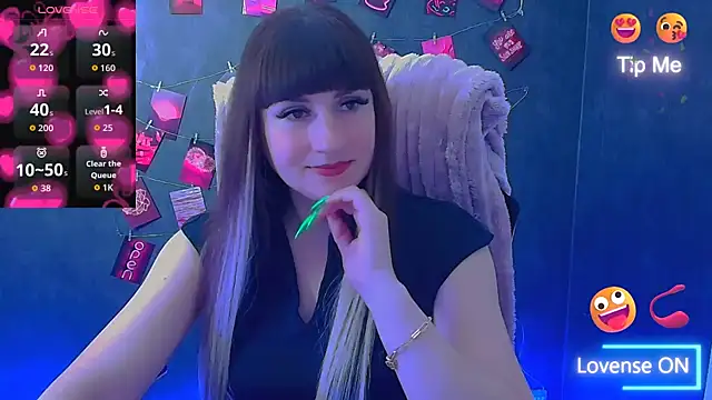Snapshot of Violla_My chatting on 05.15.26 Violla My online show from 05.15.26