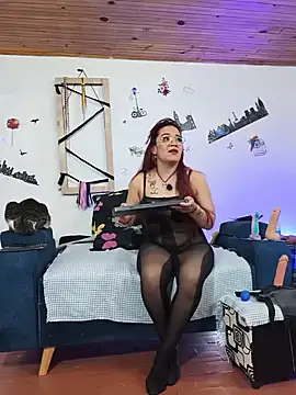 Snapshot of keila_j chatting on 05.28.26 keila j online show from 05.28.26