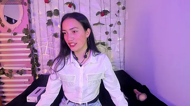 Snapshot of Scarlett__Fox__ chatting on 02.01.25 Scarlett Fox online show from 02.01.25