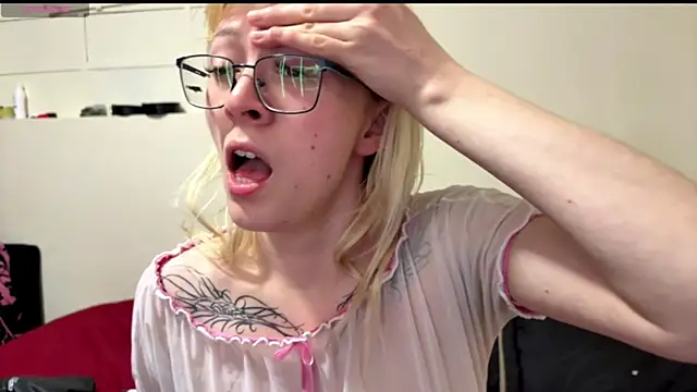 Cloe five online show from 11.21.25