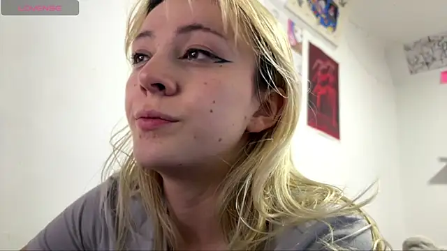 Snapshot of Cloe_five chatting on 05.14.26 Cloe five online show from 05.14.26