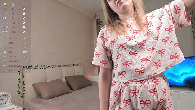 Snapshot of RexanneBlincoe chatting on 12.15.24 RexanneBlincoe online show from 12.15.24