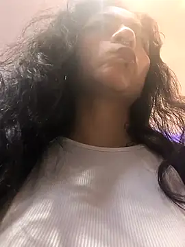 Lila Desiree online show from 12.20.25