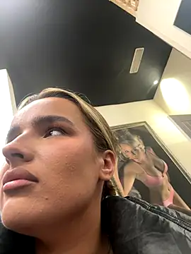 maisiesmithx online show from 10.12.25