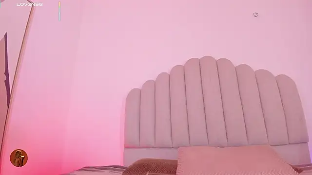 Nikki Angel  online show from 02.19.26