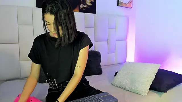 Snapshot of Antonella_Fontanna chatting on 02.23.25 Antonella Fontanna online show from 02.23.25