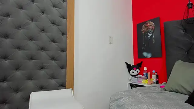 YayaHilton online show from 02.01.25