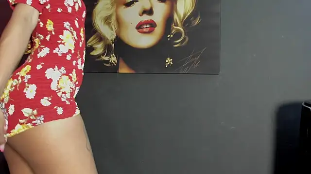 YayaHilton online show from 09.23.25