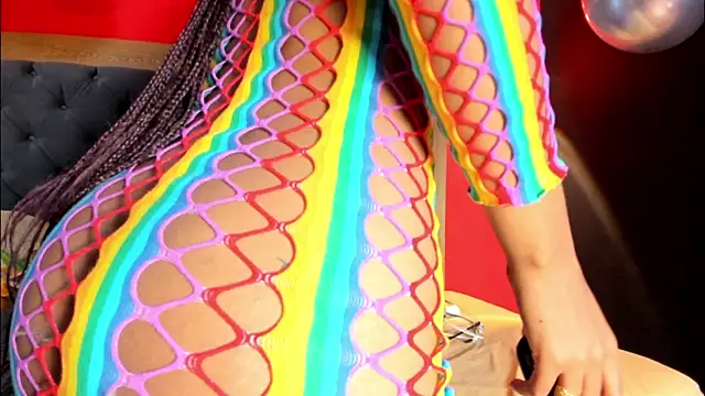 YayaHilton online show from 01.08.26