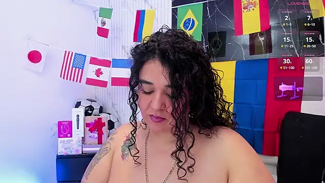 Snapshot of Reginavegaa chatting on 06.23.26 Reginavegaa online show from 06.23.26