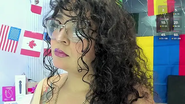 Snapshot of Reginavegaa chatting on 06.25.26 Reginavegaa online show from 06.25.26