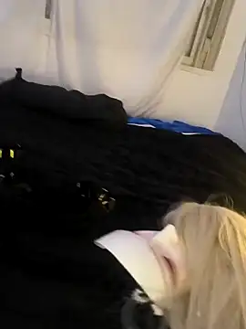 Snapshot of Deepsylove chatting on 09.20.25 Deepsylove online show from 09.20.25