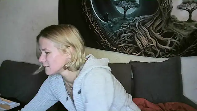 Snapshot of yola181 chatting on 01.27.25 yola181 online show from 01.27.25