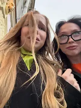 mur girl online show from 10.28.25