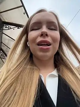 mur girl online show from 11.05.25