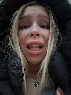 mur girl online show from 12.20.25