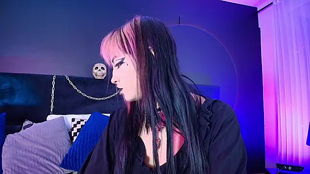 Snapshot of Aylen_darkmoor chatting on 04.30.26 Aylen darkmoor online show from 04.30.26