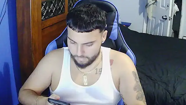 Snapshot of MasterKvn chatting on 01.26.25 MasterKvn online show from 01.26.25