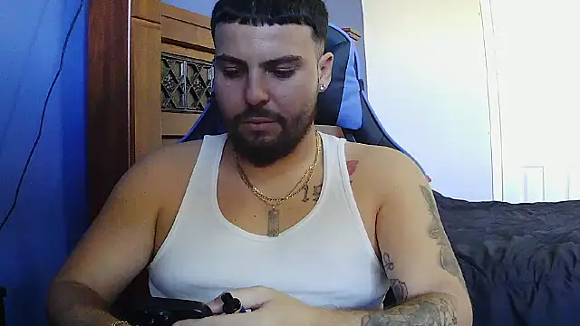 Snapshot of MasterKvn chatting on 02.04.25 MasterKvn online show from 02.04.25