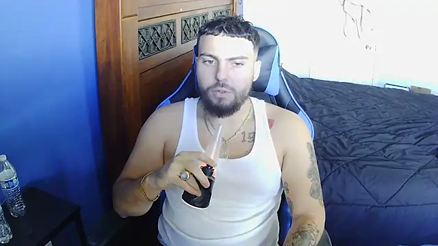 Snapshot of MasterKvn chatting on 02.25.25 MasterKvn online show from 02.25.25