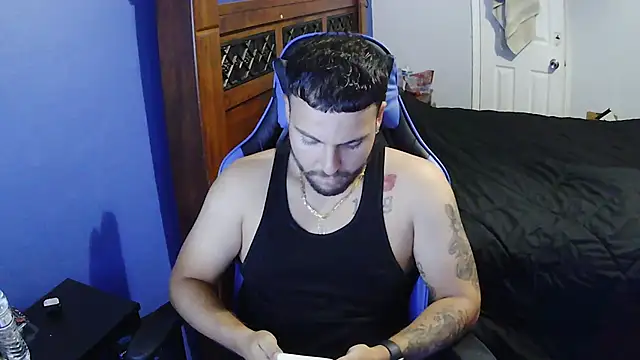 Snapshot of MasterKvn chatting on 10.29.25 MasterKvn online show from 10.29.25