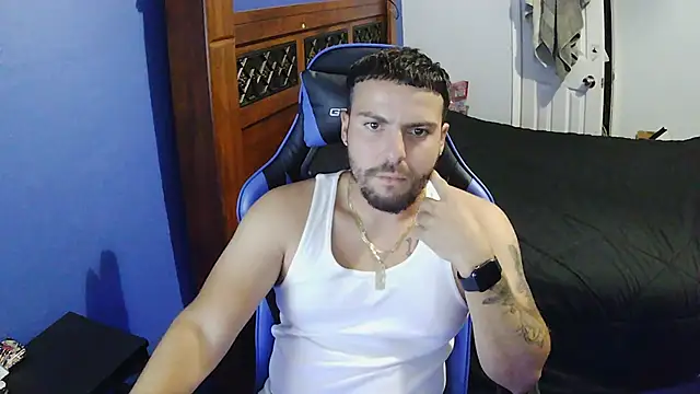 Snapshot of MasterKvn chatting on 11.04.25 MasterKvn online show from 11.04.25