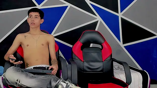 migueyalejo teens online show from 01.30.25