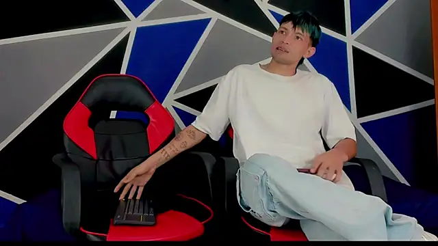 migueyalejo teens online show from 02.15.25