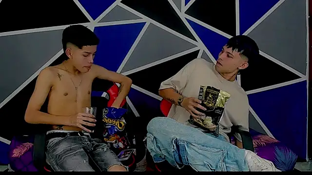 migueyalejo teens online show from 02.25.25