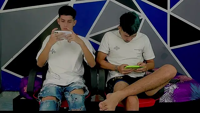 migueyalejo teens online show from 03.04.25