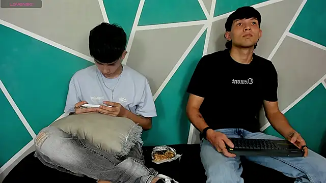 migueyalejo teens online show from 09.27.25