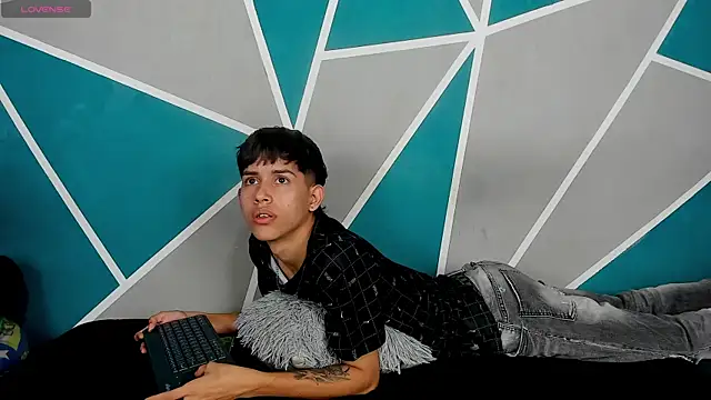 migueyalejo teens online show from 10.09.25