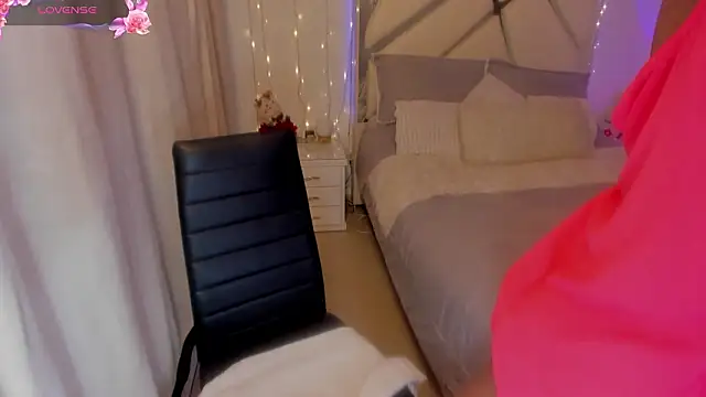 roxannkanneth   online show from 01.31.26