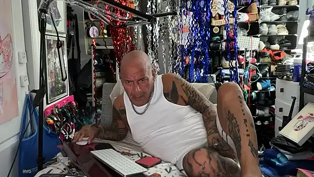Snapshot of joeytatts66 chatting on 05.31.26 joeytatts66 online show from 05.31.26