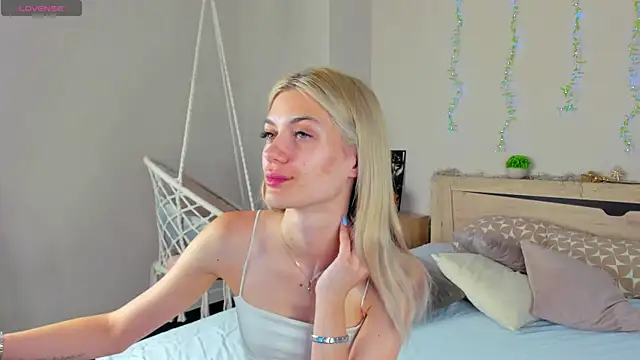 Snapshot of Cherry_Price chatting on 07.20.26 Cherry Price online show from 07.20.26