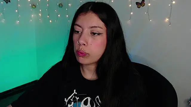 Snapshot of iam_emy chatting on 12.28.24 iam emy online show from 12.28.24